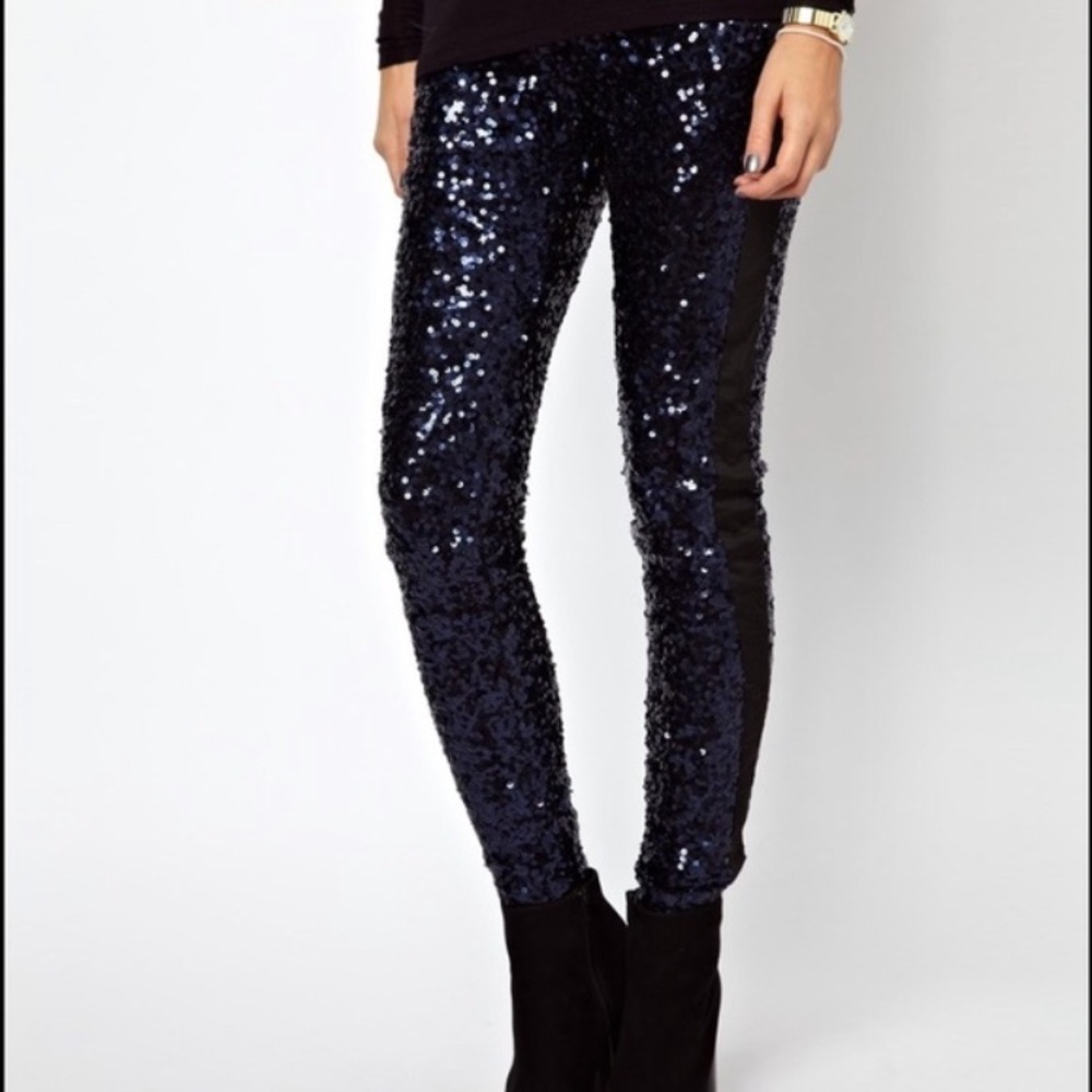 Donating: 1/18 Offers welcome French Connection Sequin Leggings